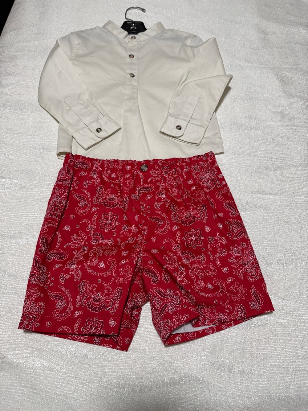 Red Paisley Men's Elastic Waist Shorts size 4T